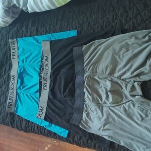 3 pairs of fruit of the loom underwear size Medium